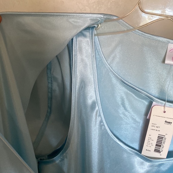 Silky 3pc Sleepwear Set (baby blue or black) - Picture 5 of 8